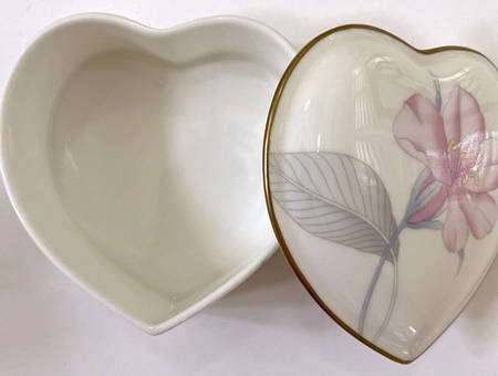 Eden's Garden Small Heart Shape Box & Lid