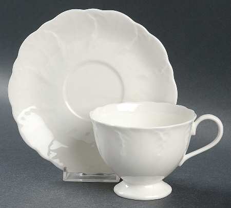 Elegante Footed Cup & Saucer Set
