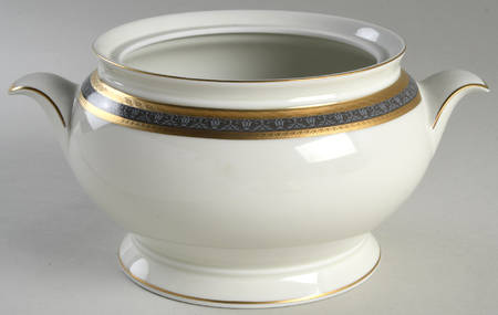 Embassy Court 2 Qt Round Covered Casserole No Lid