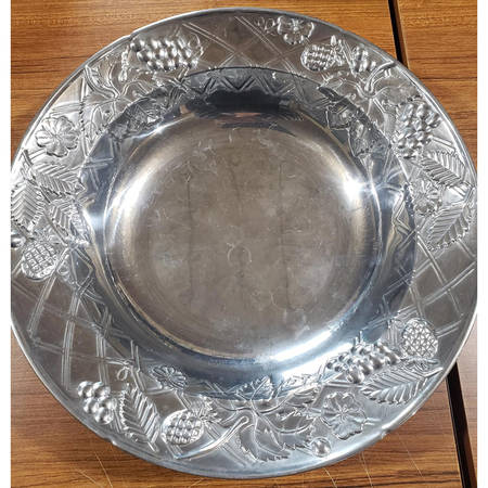 English Countryside White 15" Round Metal Bowl