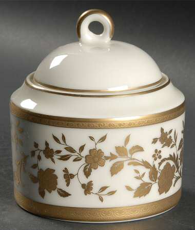 English Manor Sugar Bowl & Lid