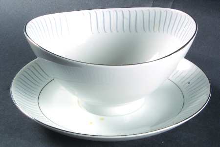 Eternity Gravy Boat with Attached Underplate