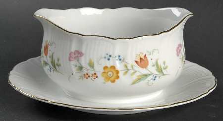 Fanciful Gravy Boat with Attached Underplate