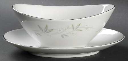 Felicia Gravy Boat with Attached Underplate