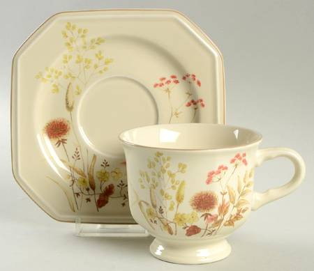 Ferndale Footed Cup & Saucer Set