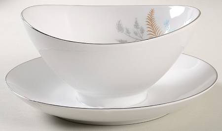 Ferndale Gravy Boat with Attached Underplate