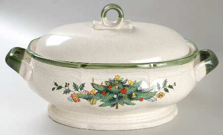Festive Season 2 Quart Oval Covered Casserole