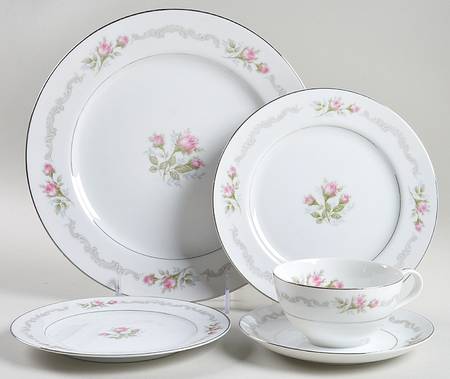 First Love 5 Piece Place Setting