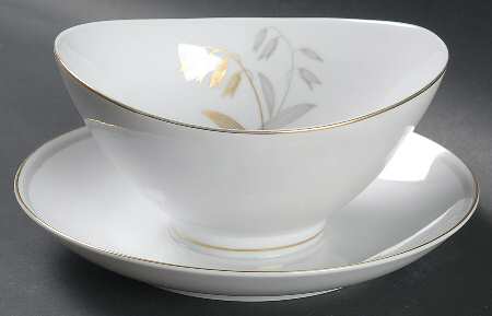 Finesse Gravy Boat with Attached Underplate