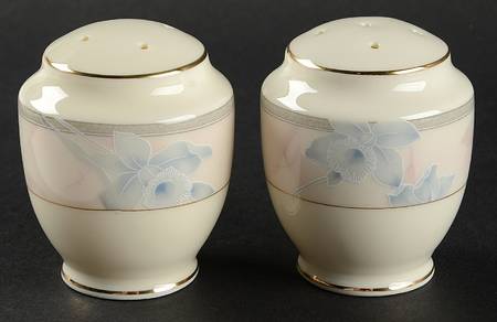 Floral Blush Salt & Pepper Set