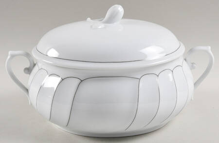 Fleetwood Oval Covered Vegetable