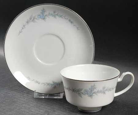 Fleurette Flat Cup & Saucer Set
