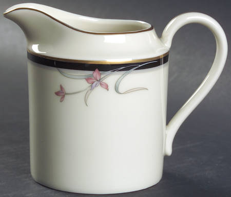 Floradora Creamer