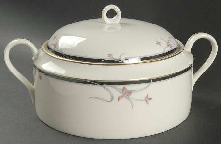 Floradora 2 Qt Round Covered Casserole