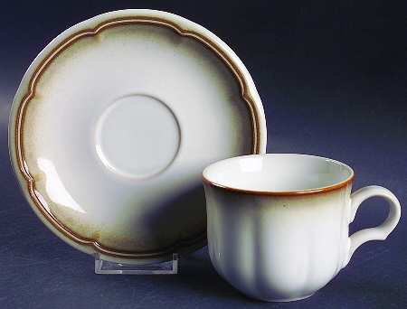 Fluted Shells Flat Cup & Saucer Set