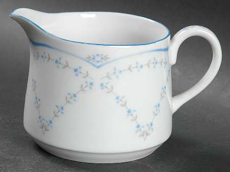Fountainbleau Creamer