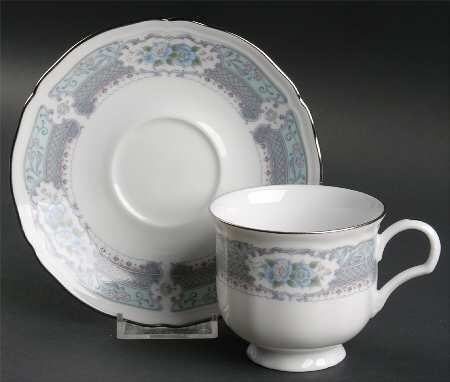 Fontainbleu Footed Cup & Saucer Set