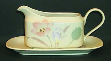 Footloose Gravy Boat & Underplate