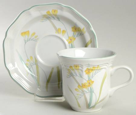 Freesia Flat Cup & Saucer Set
