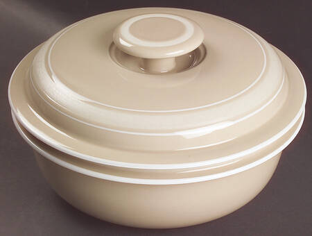 Free Spirit 2.5 Qt Round Covered Casserole