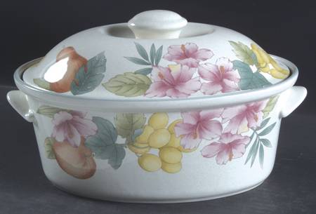 Fruitage 1.75 Quart Oval Covered Casserole