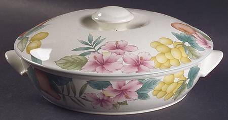 Fruitage 2 Qt Round Covered Casserole