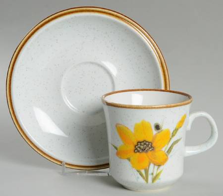 Full Bloom Flat Cup & Saucer Set