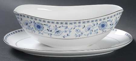 Fuji Gravy Boat with Attached Underplate