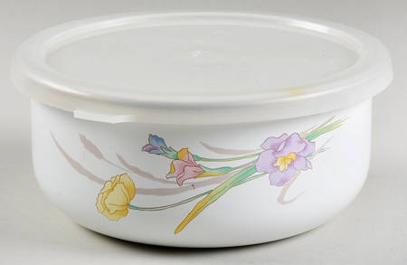 Gabriele 6 5/8" Metal Bowl W/Plastic Lid