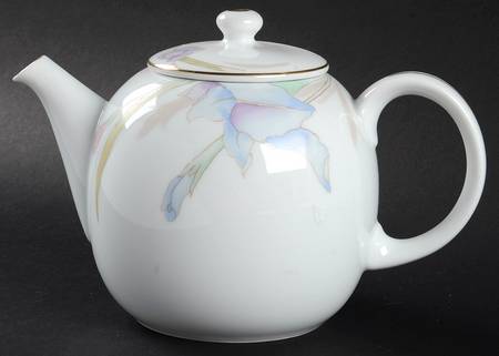 Gabriele Teapot & Lid