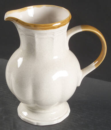 Garden Club 48 Oz Pitcher