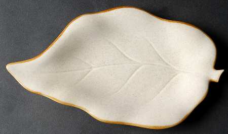 Garden Club 10" Leaf Dish
