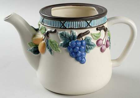 Garden Harvest Sculpted Teapot No Lid