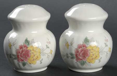 Garden Isle Salt & Pepper Set