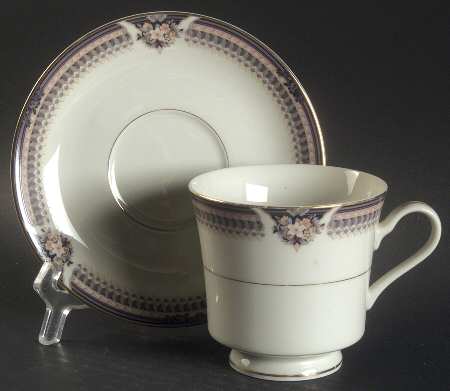 Gallia Footed Cup & Saucer Set