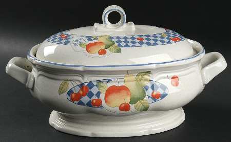 Garden Party 2 Quart Oval Covered Casserole