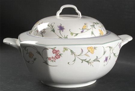 Gardinella Round Covered Vegetable