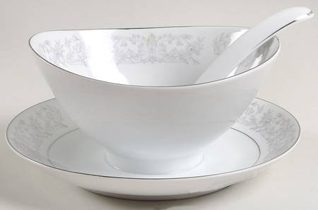 Gaynor Gravy Boat Attached Underplate & Ladle