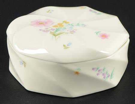 Gentle Breeze Round Box & Lid