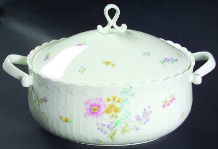 Gentle Breeze Oval Covered Vegetable