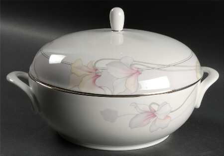 Glamour Round Covered Vegetable
