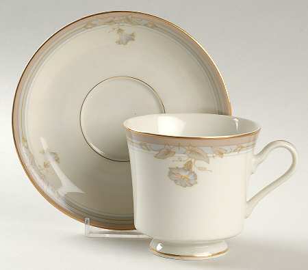 Gloria (L5505, Grand Ivory) Footed Cup & Saucer Set