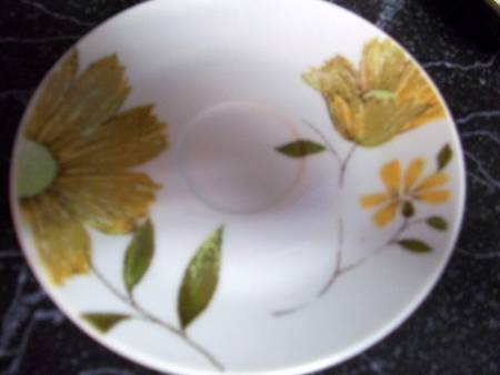 Golden Berry Saucer