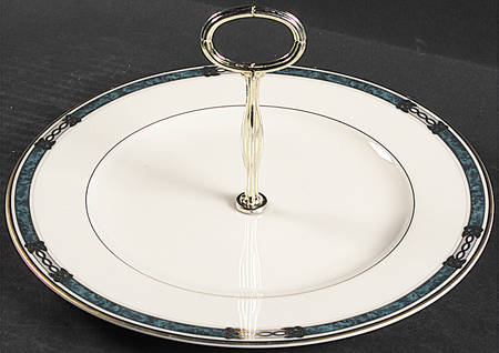 Golden Legacy Round Serving Plate with Center Handle (Dp) Hc