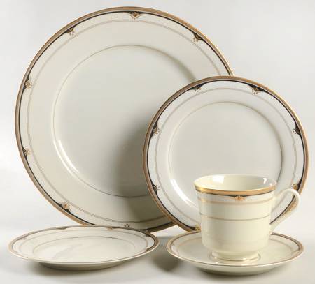 Golden Shell 5 Piece Place Setting by Mikasa
