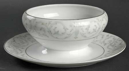 Gramercy Gravy Boat with Attached Underplate