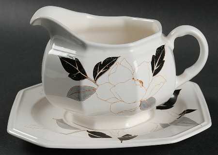 Granada Gravy Boat & Underplate