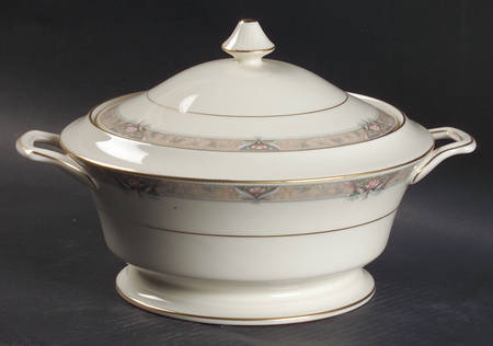 Grandville 1.5 Qt Round Covered Casserole