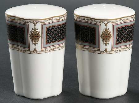 Grand Chateau Salt & Pepper Set