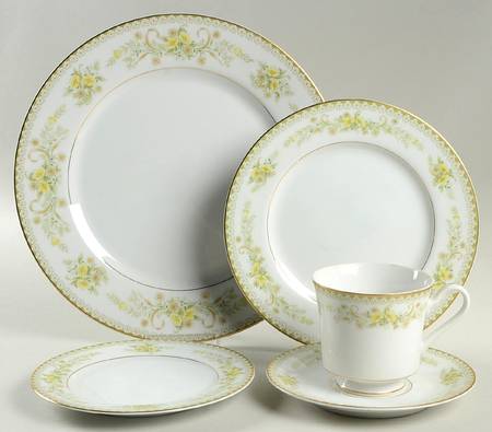 Greenbriar 40 Piece Estate Set